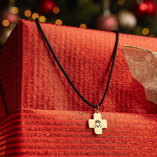 Cross cord necklace