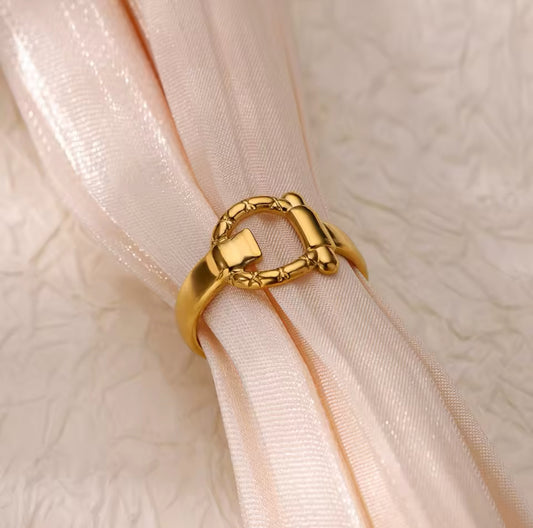 Amelia Ring