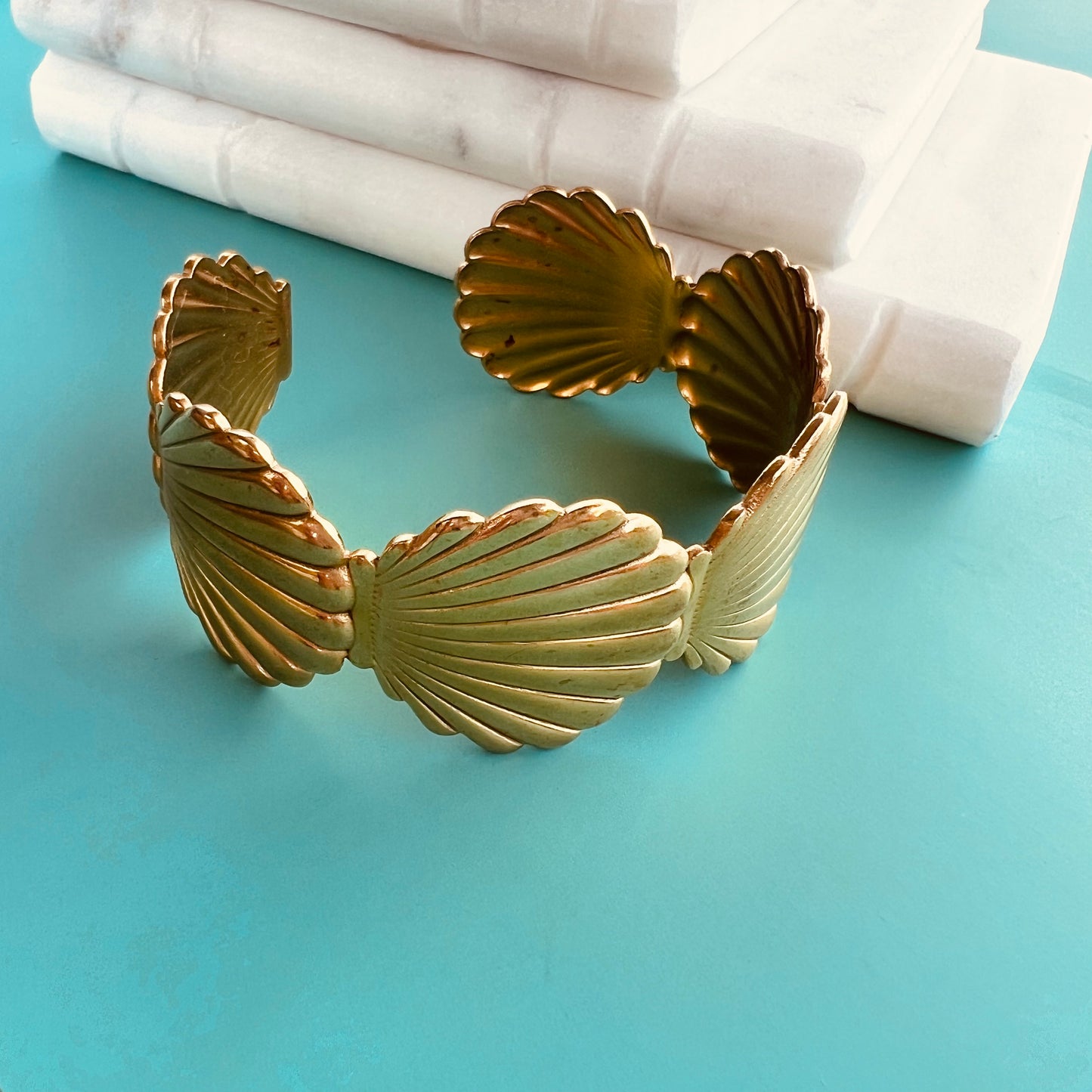 Chunky Shell Bracelet