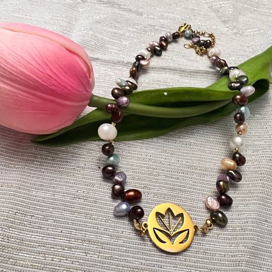 Signature Pearl Necklace