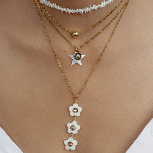 Nacar Star Necklace